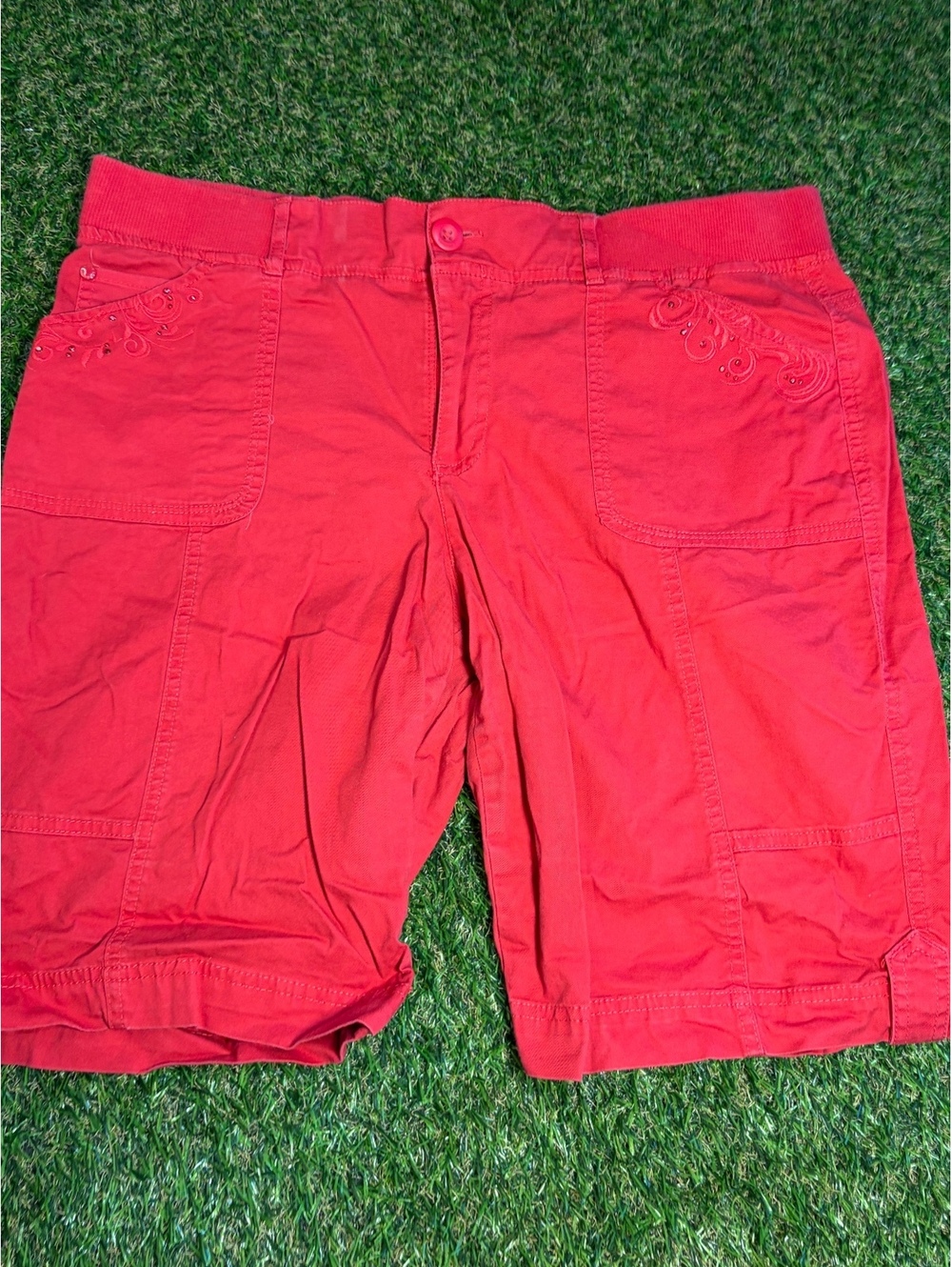 Gloria Vanderbilt Red Women's Shorts Size 12 Made in Indonse